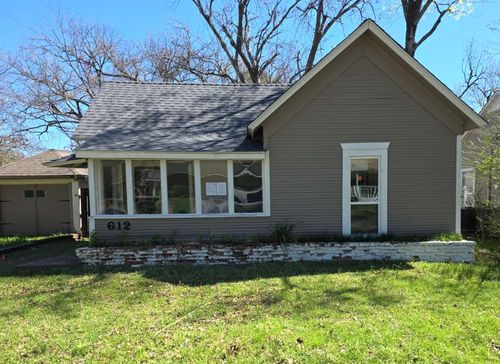 612 N Adelaide St, Terrell, TX, 75160-2127 | Card Image