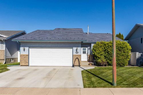 903 7 St Se, Redcliff, AB, T0J2P0 | Card Image