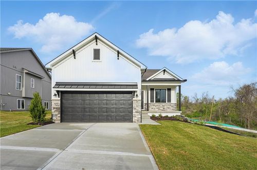 2437 Nw Sunnyvale Ct, Blue Springs, MO, 64015-7511 | Card Image