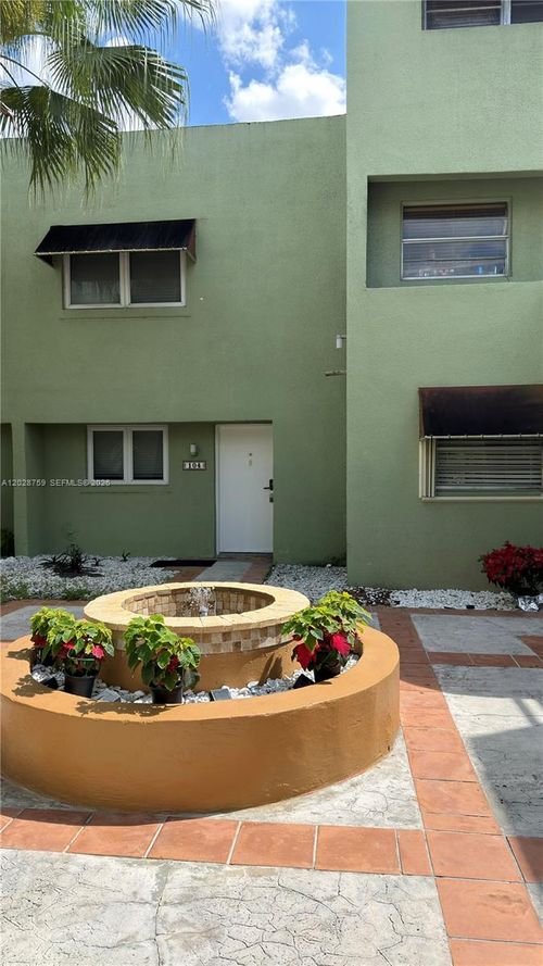 201-19-11163 Nw 7th St, Miami, FL, 33172-7614 | Card Image