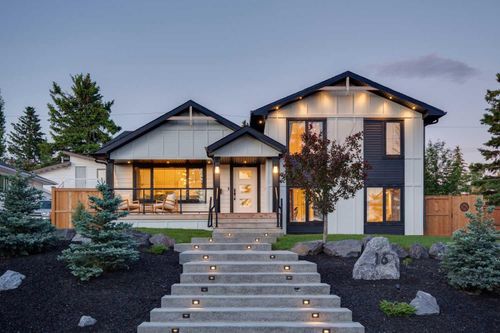 16 Calandar Rd Nw, Calgary, AB, T2L0P6 | Card Image