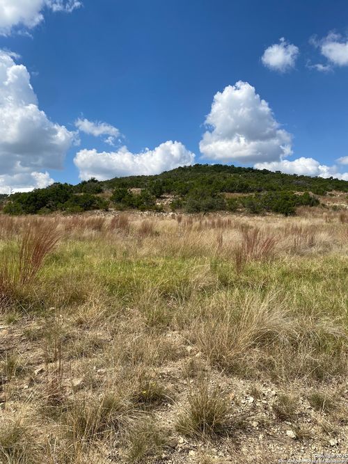 210 E Headwaters Ranch Rd, Kendalia, TX, 78027-1802 | Card Image