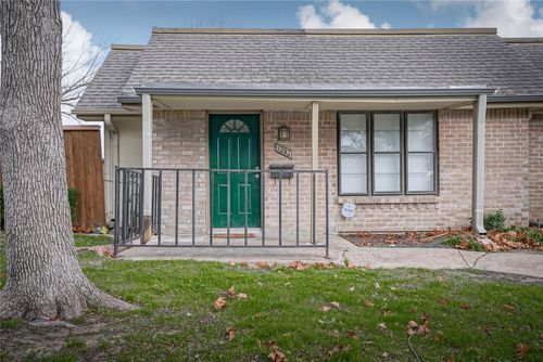 13937 Brookgreen Dr, Dallas, TX, 75240-5915 | Card Image