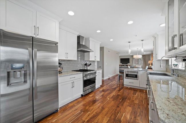 2521 W Wending Drive, House other with 4 bedrooms, 2 bathrooms and null parking in Glendale WI | Image 13