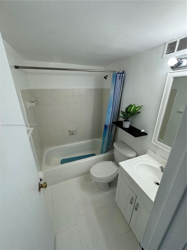 APT-602 - 1251 Ne 108 Th St, Condo with 2 bedrooms, 2 bathrooms and null parking in Miami FL | Image 5