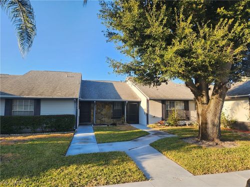 10521 Putnam Ct, LEHIGH ACRES, FL, 33936-7258 | Card Image