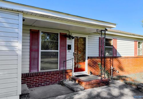 1527 Phillips Ct Sw, Decatur, AL, 35601-4833 | Card Image
