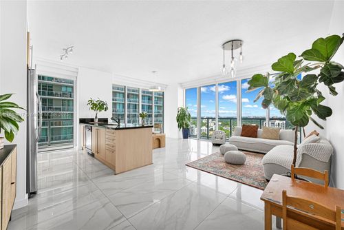 2714-n-1111 Sw 1st Ave, Miami, FL, 33130-5401 | Card Image