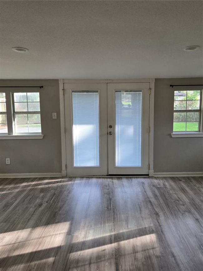 204 Jasmine St, House other with 4 bedrooms, 2 bathrooms and null parking in Lake Jackson TX | Image 7