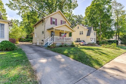 1933 10th St, Cuyahoga Falls, OH, 44221-3829 | Card Image