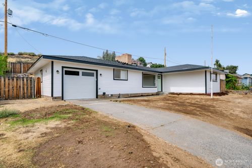 401 Patrick Rd, Ephrata, WA, 98823-1542 | Card Image