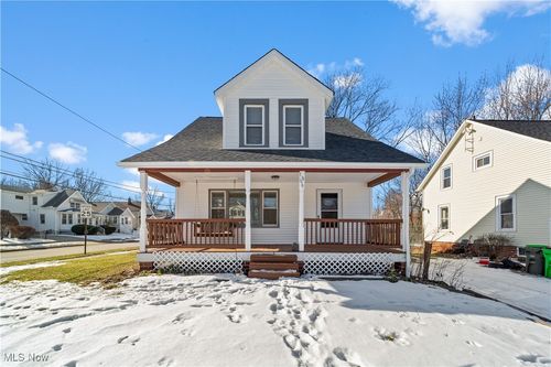 1806 E 290th St, Wickliffe, OH, 44092-2462 | Card Image