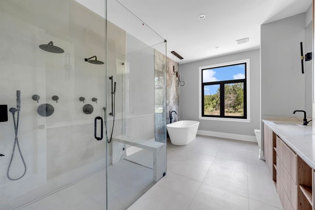 6507 Ranch Road 962 W, House other with 4 bedrooms, 5 bathrooms and null parking in Round Mountain TX | Image 18