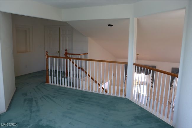 Hall with carpet | Image 55