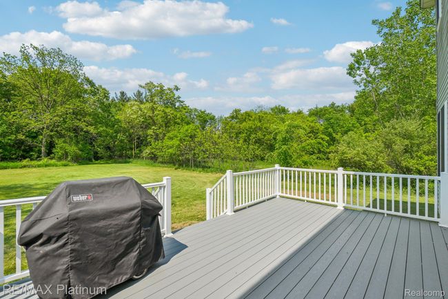 Large Deck with View of Acreage | Image 30