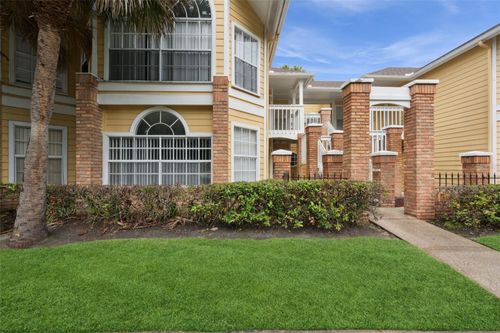 41-2442 Sweetwater Club Cir, KISSIMMEE, FL, 34746-5109 | Card Image