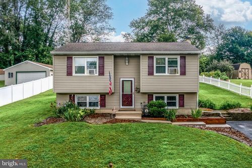 317 Brook Ln, WRIGHTSVILLE, PA, 17368-1416 | Card Image