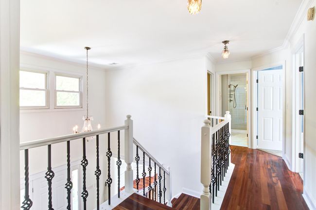 Upstairs Hallway | Image 40