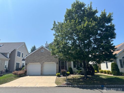 31 Sherwood Dr, Monroe Twp, NJ, 08831-1975 | Card Image
