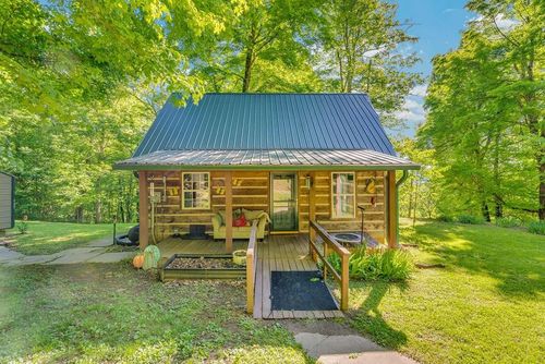 755 Woody Rd, Byrdstown, TN, 38549-5005 | Card Image