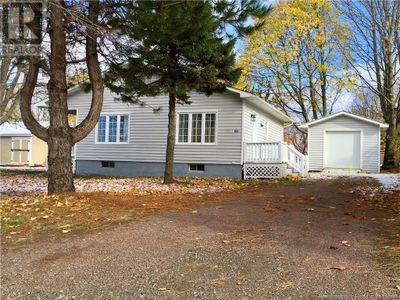 86 Av Caissie, House other with 2 bedrooms, 1 bathrooms and null parking in Shediac NB | Image 2