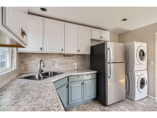 1559 S Quieto Ct, Denver, CO, 80223-3502 | Card Image