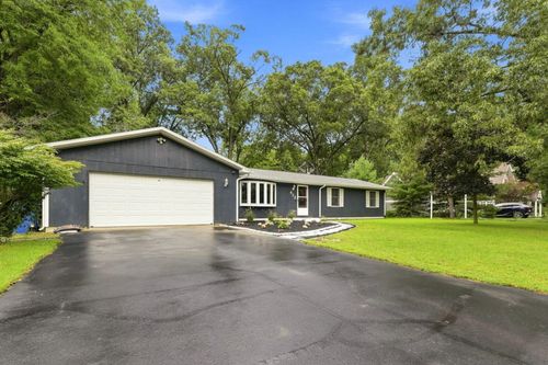412 Westwood Dr, Michigan City, IN, 46360-1751 | Card Image