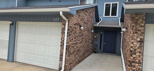 5-227 Southbrooke Dr, Waterloo, IA, 50702-5826 | Card Image