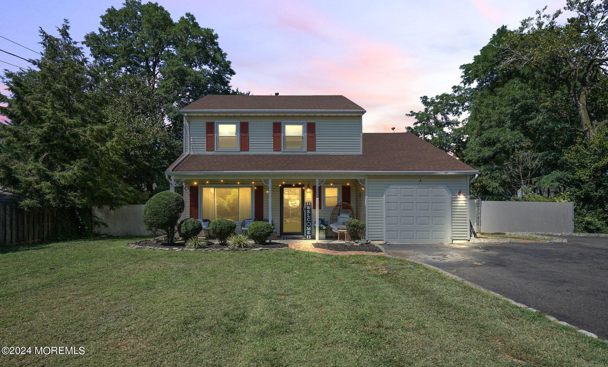 Walling St, Belford, NJ 07718