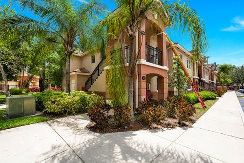 201-3790 N Jog Rd, West Palm Beach, FL, 33411-7455 | Card Image