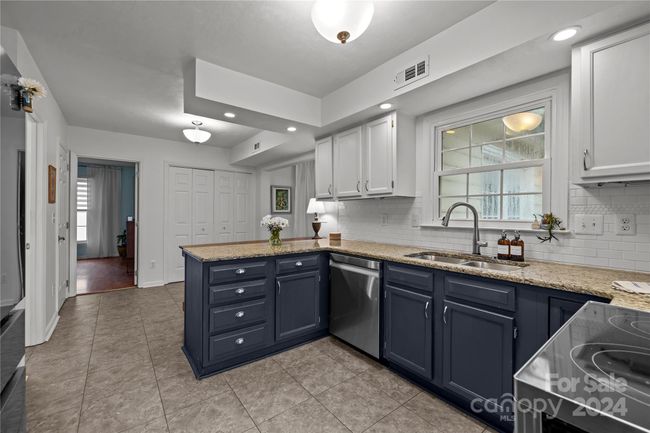 11712 Fernhurst Ln, House other with 3 bedrooms, 3 bathrooms and null parking in Charlotte NC | Image 13