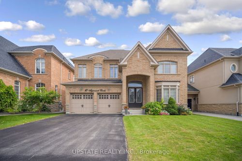 10 Agincourt Cir, Brampton, ON, L6X2M4 | Card Image