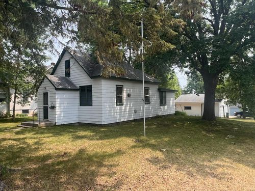 402 7th Street Ne, Staples, MN, 56479 | Card Image
