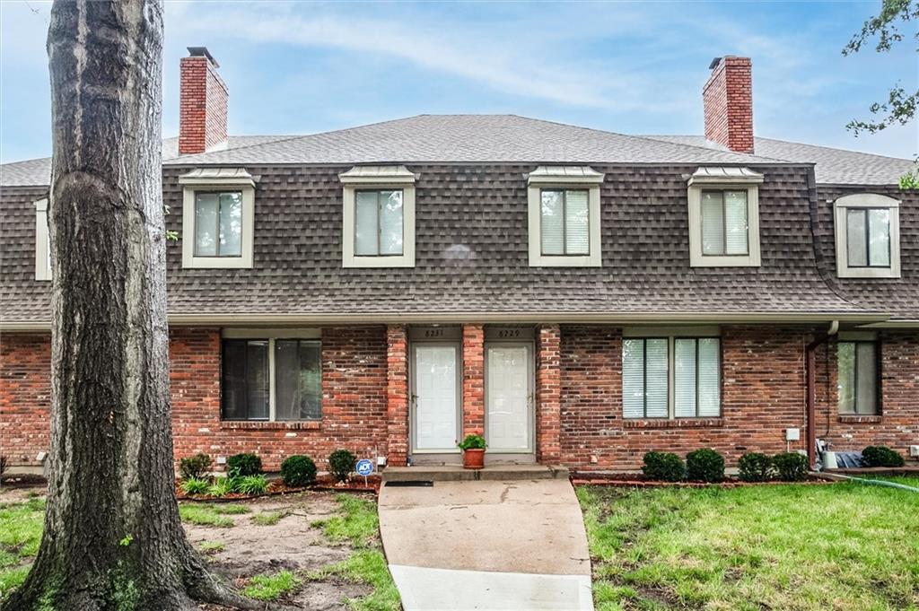 Waukomis Dr, Kansas City, MO 64151