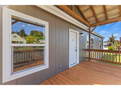1314 Bothwick St, Myrtle Point, OR, 97458-1470 | Card Image