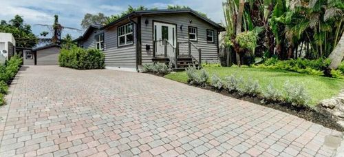 833 Ardmore Rd, West Palm Beach, FL, 33401-7631 | Card Image