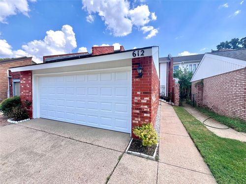 612 Carriage Way, Duncanville, TX, 75137-2069 | Card Image