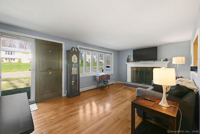 20 Sims Rd, House other with 3 bedrooms, 2 bathrooms and 4 parking in Bristol CT | Image 11