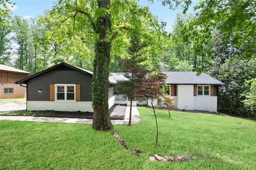 831 Sweet Briar Ln Se, Conyers, GA, 30094-3877 | Card Image