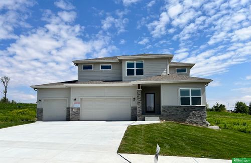 9069 N 175th St, Bennington, NE, 68007-5832 | Card Image