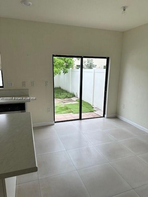0-3303 W 106th Ter, Hialeah, FL, 33018-4621 | Card Image