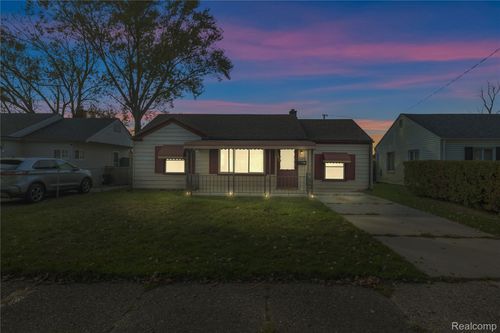 26193 Nagel St, Roseville, MI, 48066-7112 | Card Image
