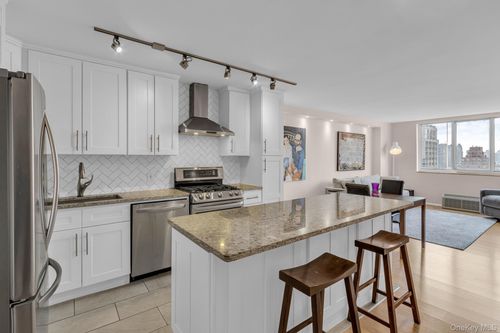 apt-29d-345 E 93rd St, New York, NY, 10128-5541 | Card Image