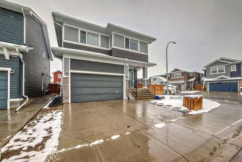 93 Red Sky Road Ne, Home with 3 bedrooms, 2 bathrooms and 4 parking in Calgary AB | Card Image