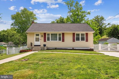 8907 58th Ave, BERWYN HEIGHTS, MD, 20740-4309 | Card Image