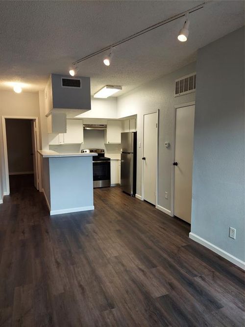 apt-1108-10855 Meadowglen Ln, Houston, TX, 77042-4039 | Card Image