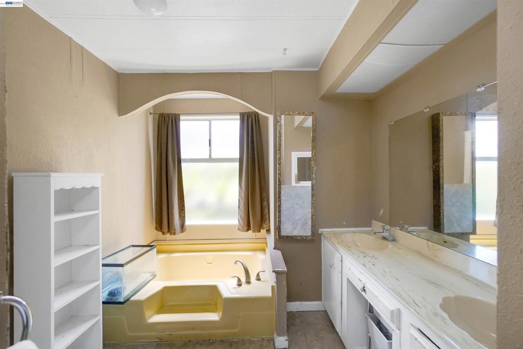 Manufactured In Park in Tracy 5