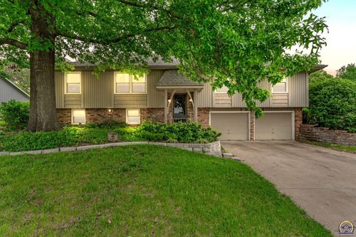 3901 Sw Nottingham Rd, Topeka, KS, 66610 | Card Image