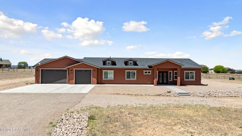 8558 N Grass Valley Ln, Prescott Valley, AZ, 86315-9312 | Card Image