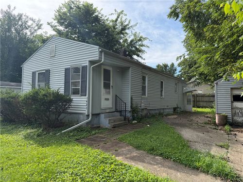 1421 Sedgwick St, Decatur, IL, 62521-2944 | Card Image